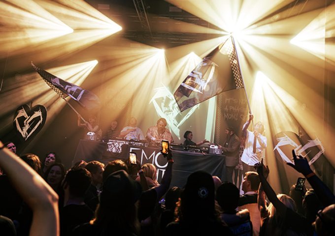 Afbeelding voor Emo Night Mainland